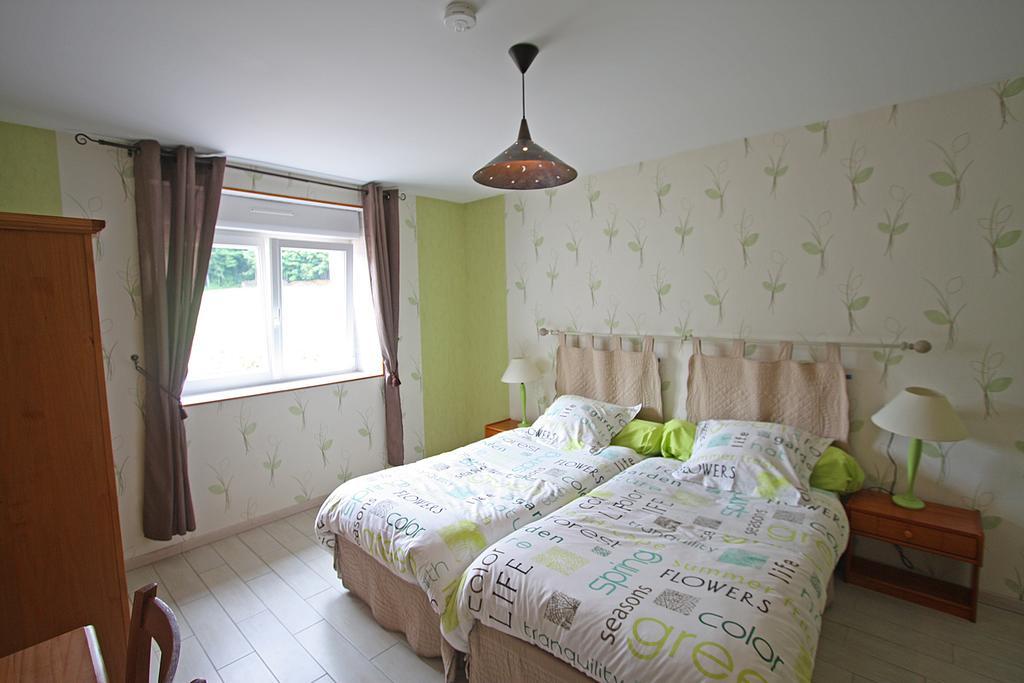 Chambres Et Table D'Hotes La Trottelee Bellefontaine  Room photo