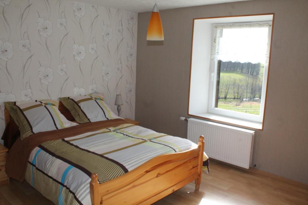 Chambres Et Table D'Hotes La Trottelee Bellefontaine  Room photo